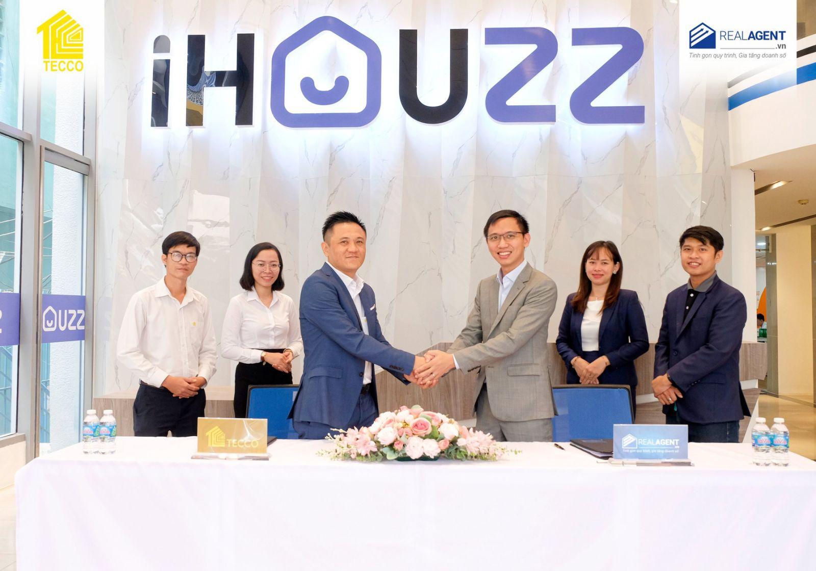 CÔNG TY CỔ PHẦN CÔNG NGHỆ IHOUZZ