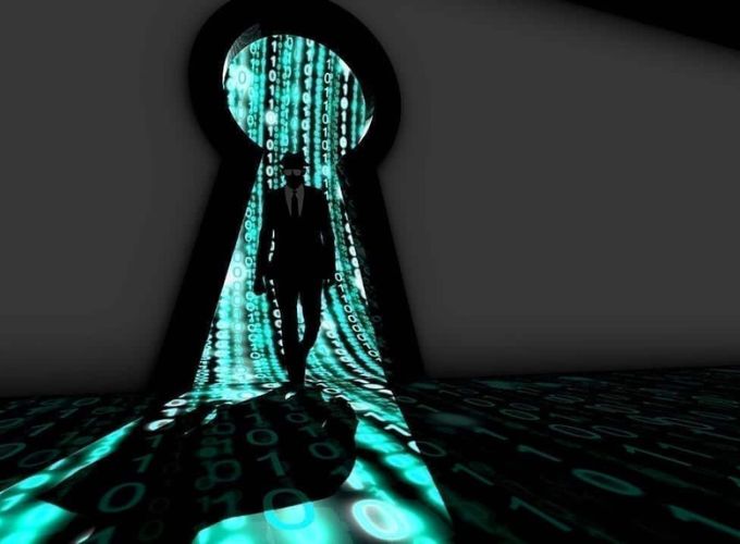 Backdoor là gì? Nguy cơ tiềm ẩn và cách bảo mật hiệu quả
