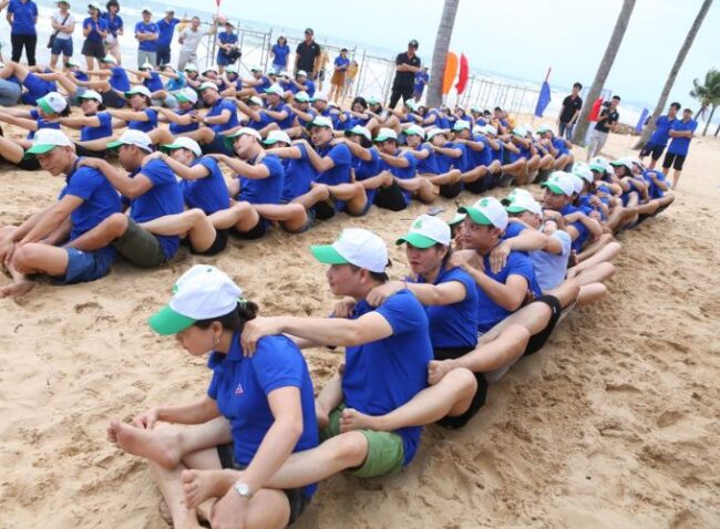 Trò chơi team building ngoài trời cho trẻ em