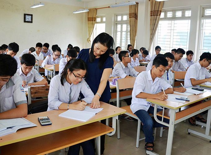 Sự khác biệt giữa học chính quy và học bổ túc là gì?